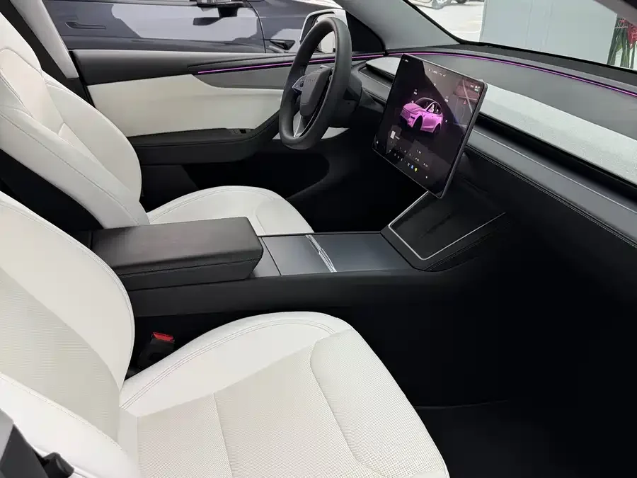 Tesla Model Y Model Y 2025 long-range all-wheel drive version 2025 — миниатюра 4
