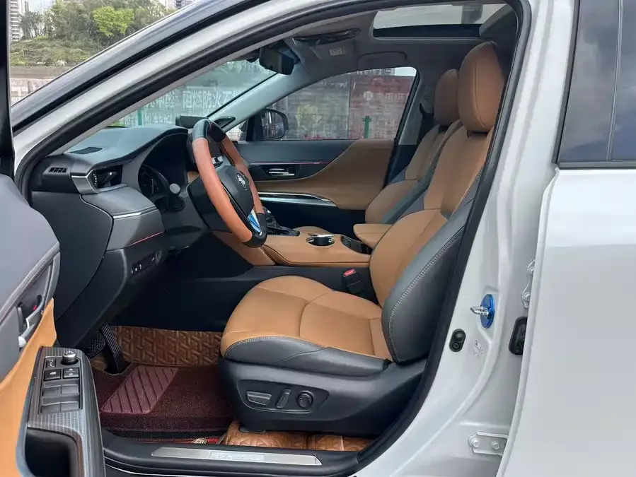 Toyota Venza Venza 2022 2.0L CVT 2WD Premium Edition 2022 — миниатюра 4