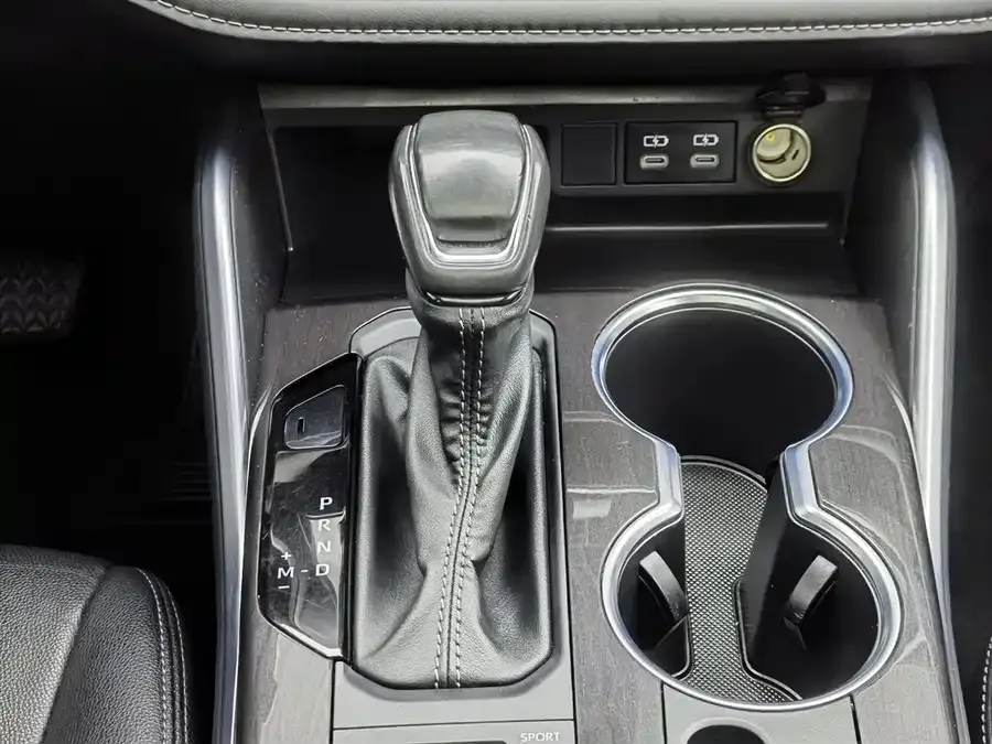 Toyota Crown Land Crown Land Release 2022 2.0T 4WD Enjoy Edition 2023 — миниатюра 4
