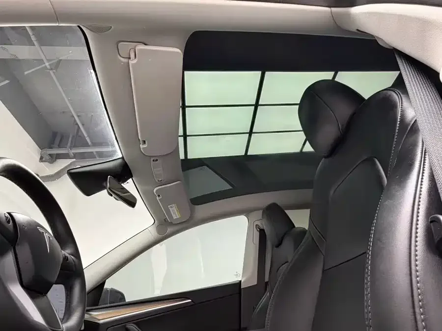 Tesla Model Y Model Y 2022 facelift rear-wheel drive version 2023 — миниатюра 5