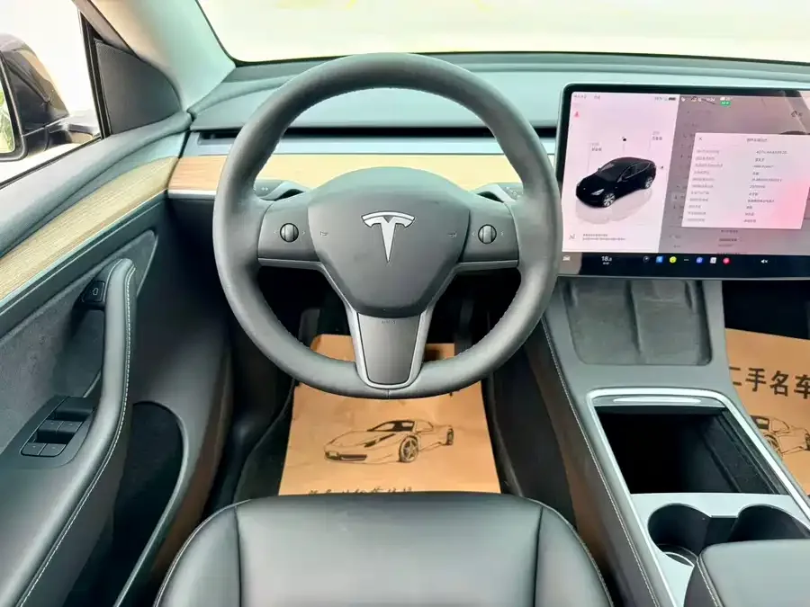 Tesla Model Y Model Y 2022 facelift rear-wheel drive version 2023 — миниатюра 4