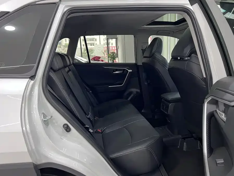 Toyota Wildlander Wildlander 2023 2.0L CVT 2WD Urban Edition 2023 — миниатюра 5