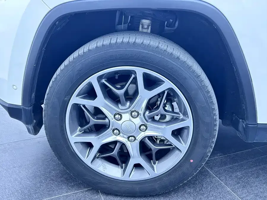 Jeep Grand Cherokee Grand Cherokee (Imported) 2021 3.0L 80th Anniversary Edition 2023 — миниатюра 3