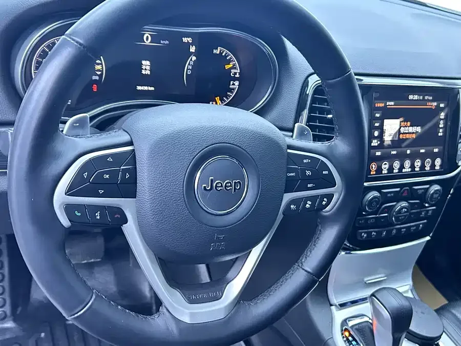 Jeep Grand Cherokee Grand Cherokee (Imported) 2021 3.0L 80th Anniversary Edition 2023 — миниатюра 4