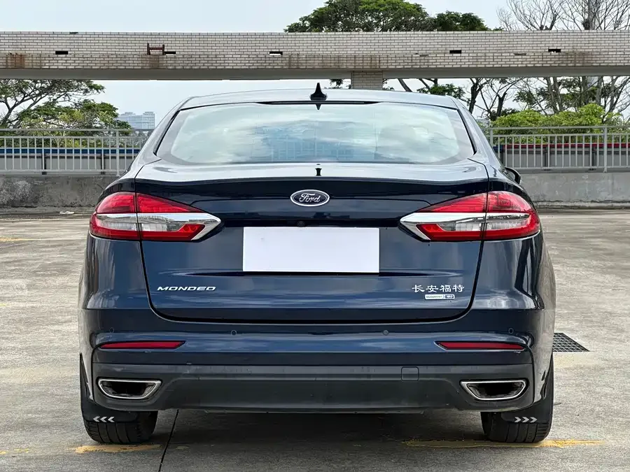 Ford Mondeo 2018 Mondeo EcoBoost 180 Comfort Edition 2022 — миниатюра 5