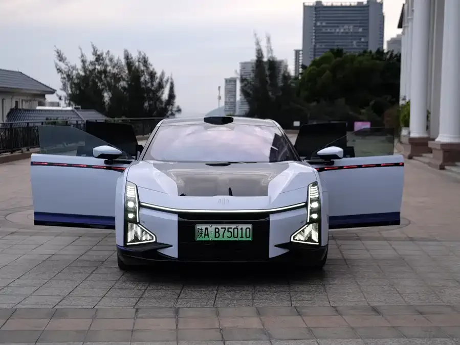 HiPhi Z HiPhi Z 2023 four-seater version 2023 — миниатюра 5