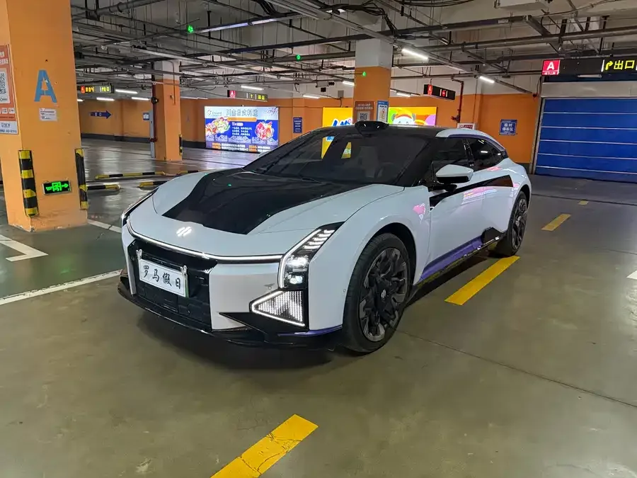 HiPhi Z 2023