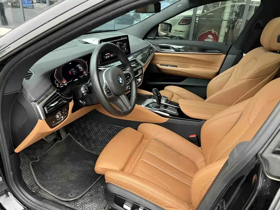 BMW 6 Series GT 2022 630i M Sport Package 2024 — миниатюра 3
