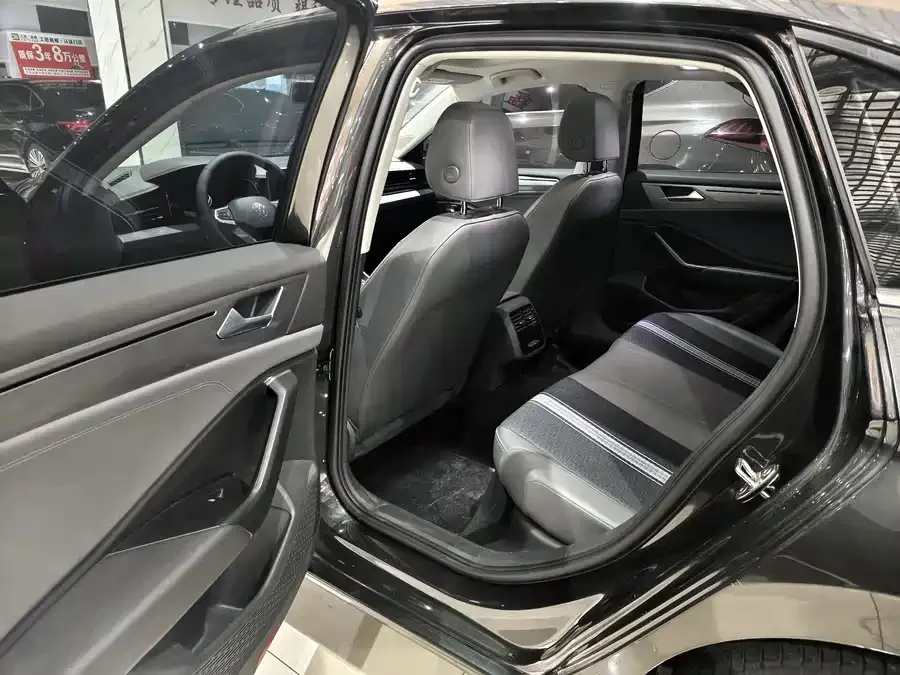 Volkswagen Sagitar 2024 Sagitar 300TSI DSG Flying Edition 2024 — миниатюра 5