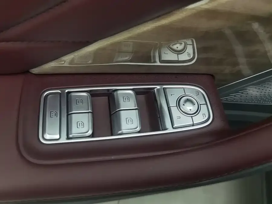 Hongqi HS7 Hongqi HS7 2023 2.0T Automatic 4WD Flagship Edition 6 Seaters 2023 — миниатюра 3