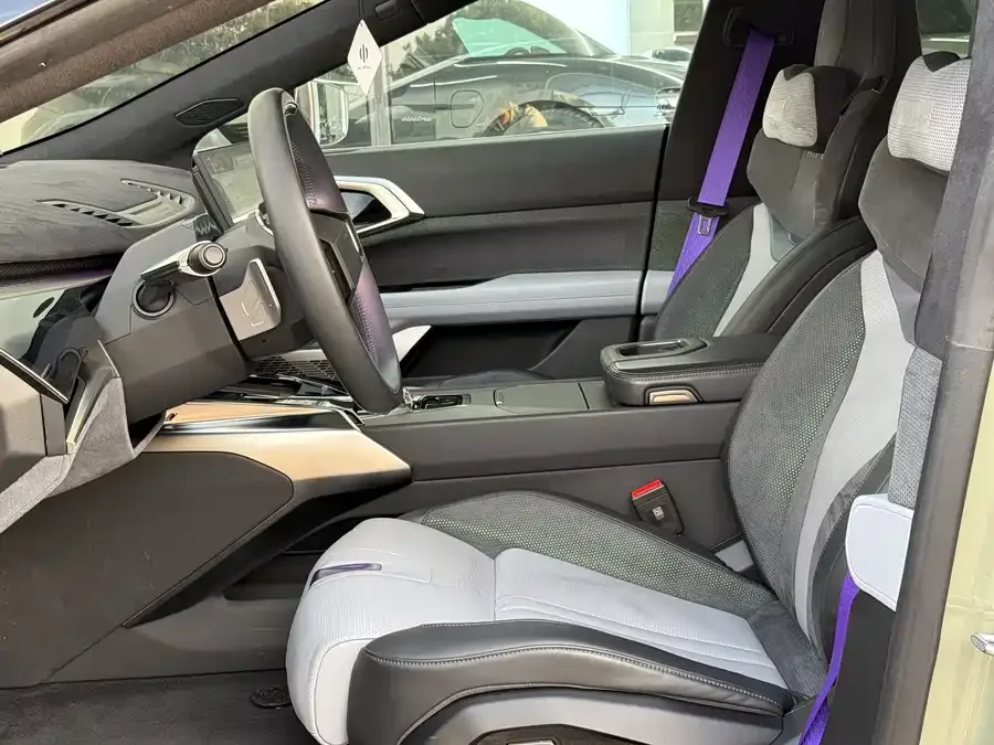 HiPhi Z HiPhi Z 2023 five-seater version 2022 — миниатюра 3