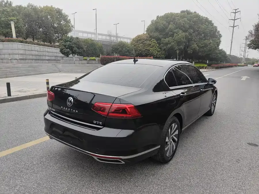 Volkswagen Magotan GTE plug-in hybrid Magotan GTE plug-in hybrid 2022 GTE luxury model 2022 — миниатюра 4