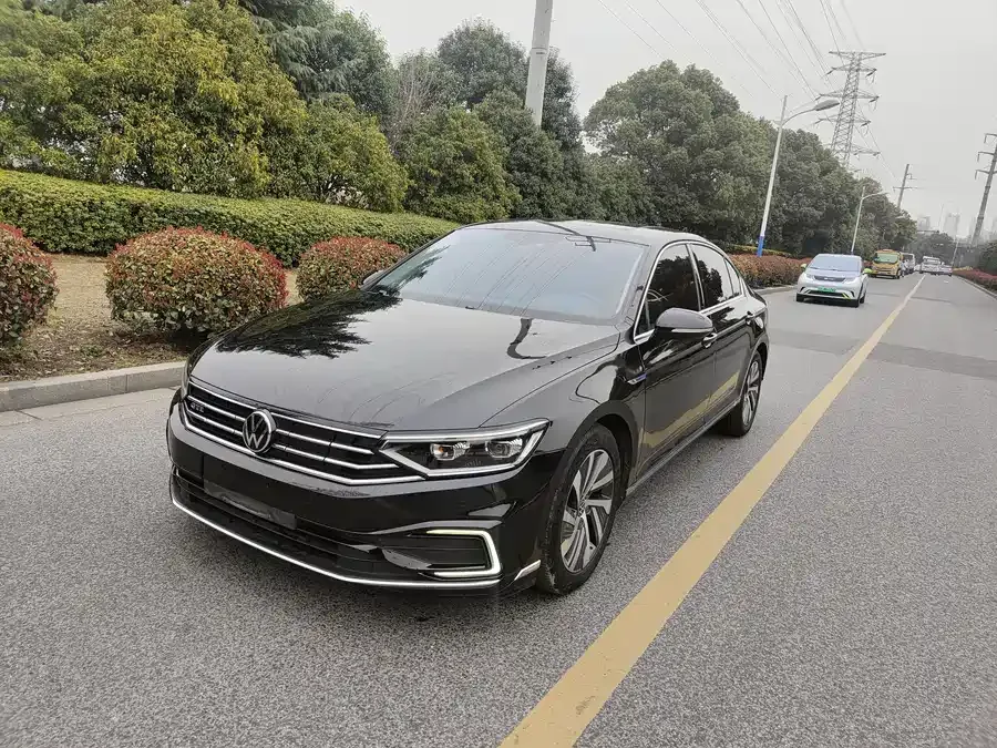 Volkswagen Magotan GTE plug-in hybrid Magotan GTE plug-in hybrid 2022 GTE luxury model 2022 — фото 1, купить с доставкой в Москву