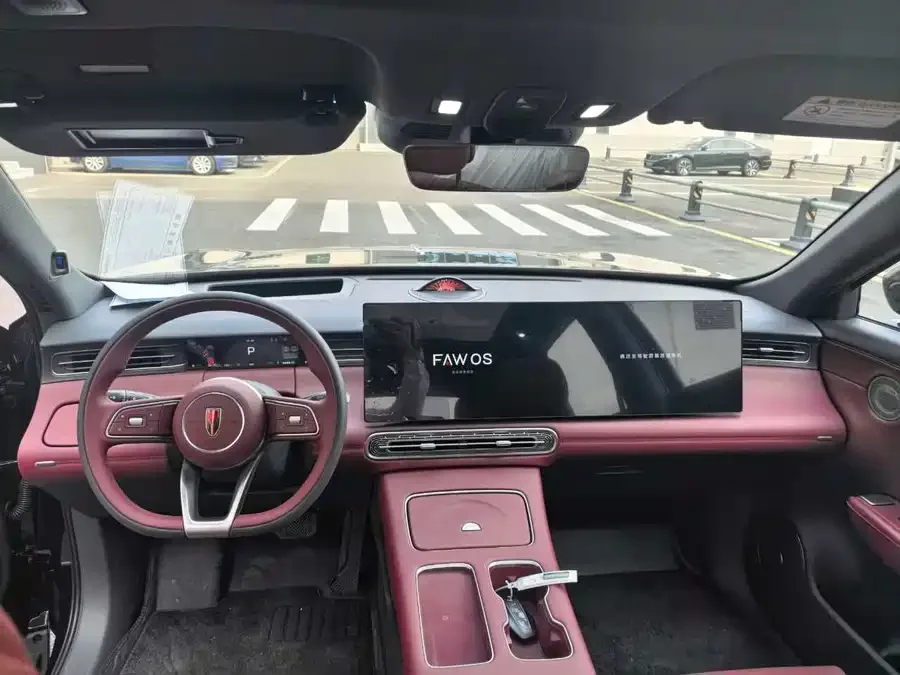 Hongqi HS6 PHEV Hongqi HS6 PHEV 2026 Model 240 Intelligent Hybrid 2026 — миниатюра 2