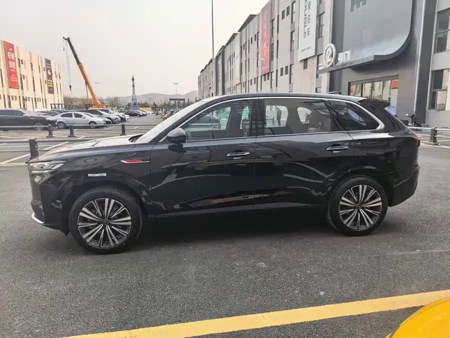 Hongqi HS6 PHEV Hongqi HS6 PHEV 2026 Model 240 Intelligent Hybrid 2026 — миниатюра 3