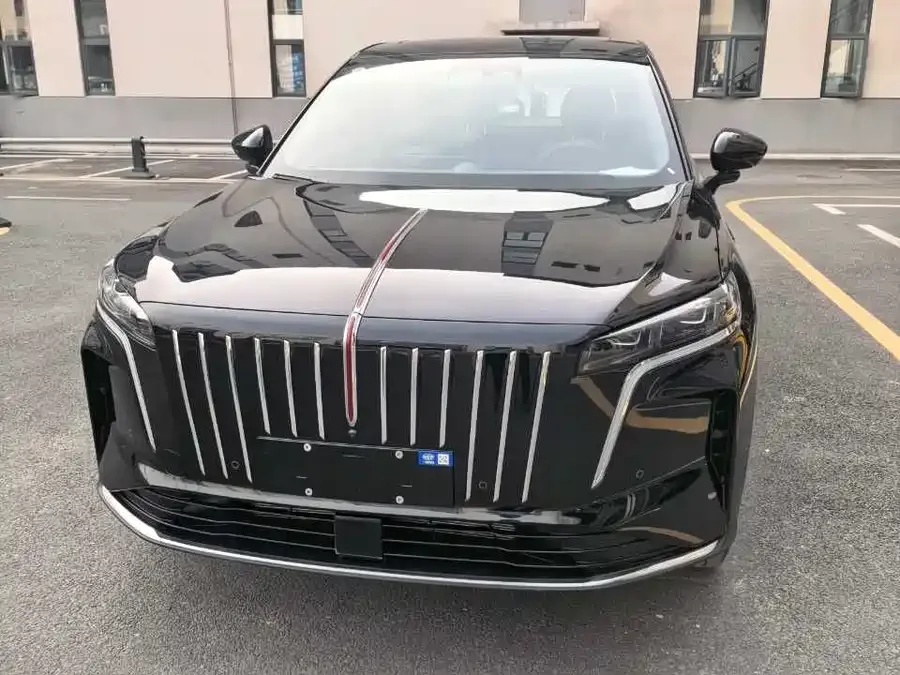 Hongqi HS6 PHEV Hongqi HS6 PHEV 2026 Model 240 Intelligent Hybrid 2026 — фото 1, купить с доставкой в Москву