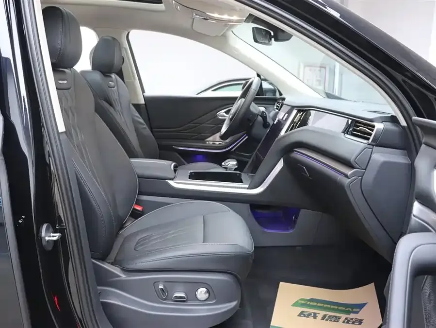 Hongqi HS7 PHEV Hongqi HS7 PHEV 2024 2.0T PHEV 4WD Flagship Chang Edition 7 Seaters 2024 — миниатюра 5