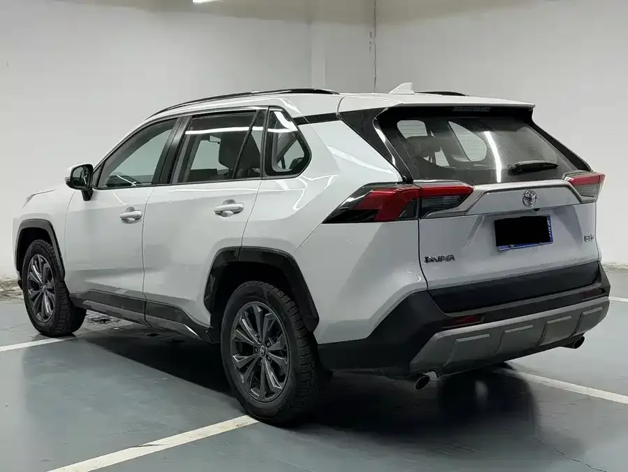 Toyota RAV4 RAV4 Rongfang 2024 2.0L CVT 2WD Fashion PLUS Edition 2025 — миниатюра 2