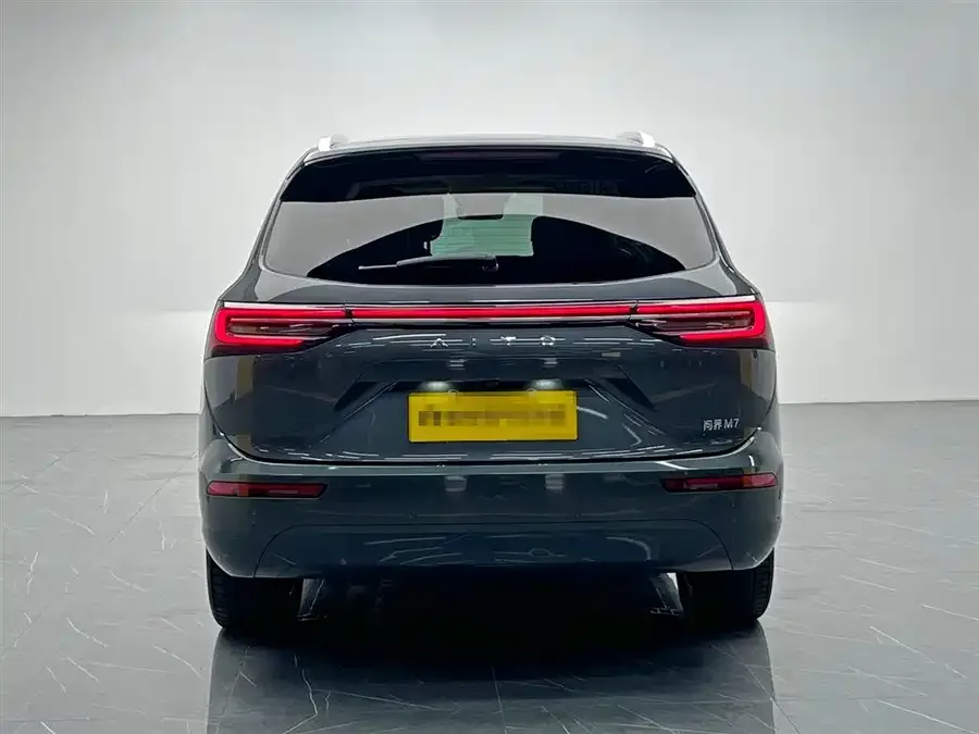 AITO M7 QM7 2022 1.5T 4WD Luxury Edition 2023 — миниатюра 2