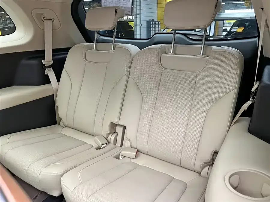 AITO M7 QM7 2022 1.5T 4WD Luxury Edition 2023 — миниатюра 5