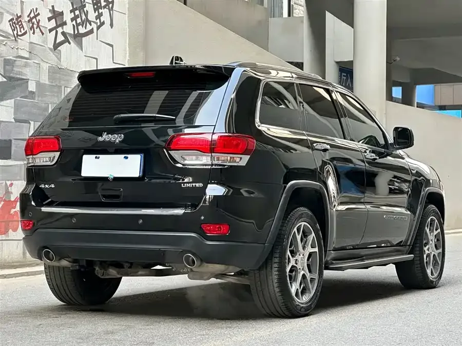 Jeep Grand Cherokee Grand Cherokee (Imported) 2020 3.0L Elite Navigation Edition 2022 — миниатюра 5