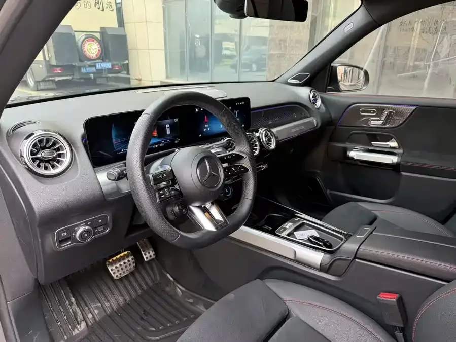 Mercedes-Benz GLB AMG Mercedes-Benz GLB AMG 2024 AMG GLB 35 4MATIC 2025 — миниатюра 3