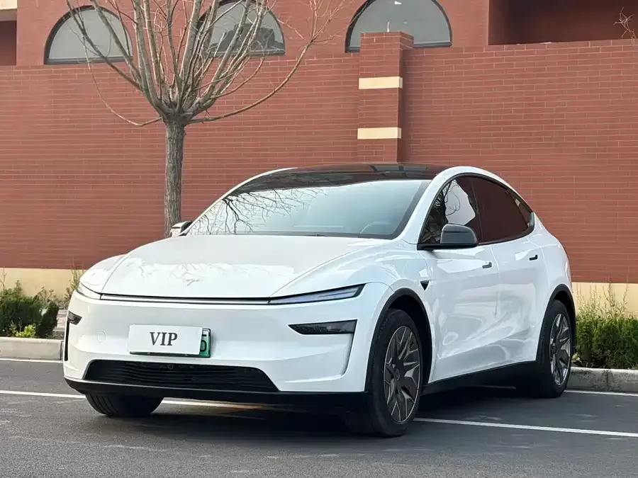 Tesla Model YL 2025