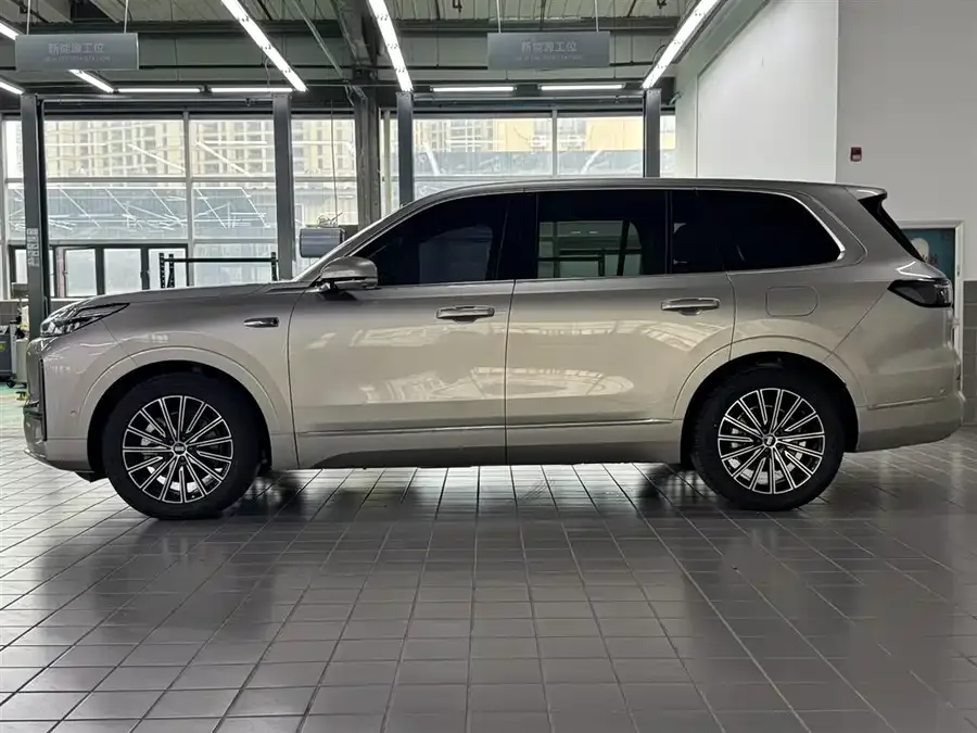 Geely Galaxy M9 Galaxy M9 2025 230km 2WD Exploration Edition 2025 — миниатюра 2