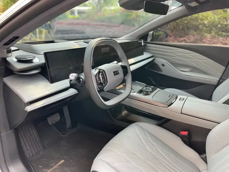 Geely Galaxy E8 Galaxy E8 2025 700km Long-distance Intelligent Driving Edition 2025 — миниатюра 3