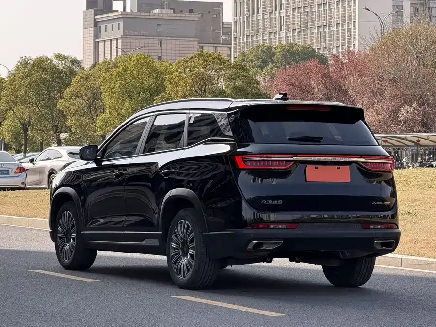 Jetour X90 PRO JETOUR X90 PRO 2024 1.6T DCT Luxury Edition 7 Seaters 2024 — миниатюра 2