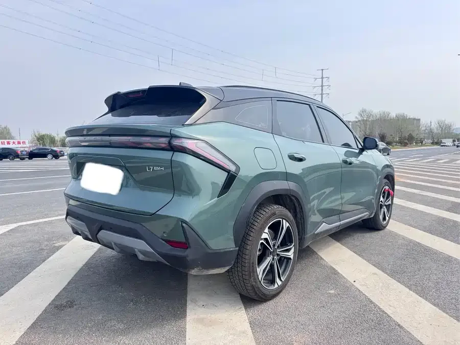 Geely Galaxy L7 Galaxy L7 2025 EM-i 115km Exploration+ Edition 2025 — миниатюра 3
