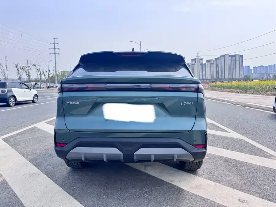 Geely Galaxy L7 Galaxy L7 2025 EM-i 115km Exploration+ Edition 2025 — миниатюра 5