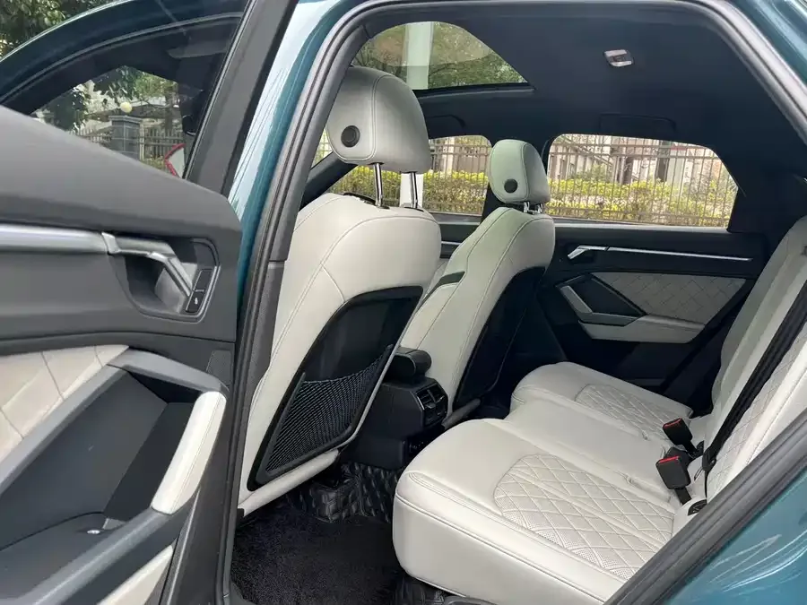 Audi Q3 SPORTBACK 2023 45 TFSI quattro Ice and Snow Sports Edition 2023 — миниатюра 3