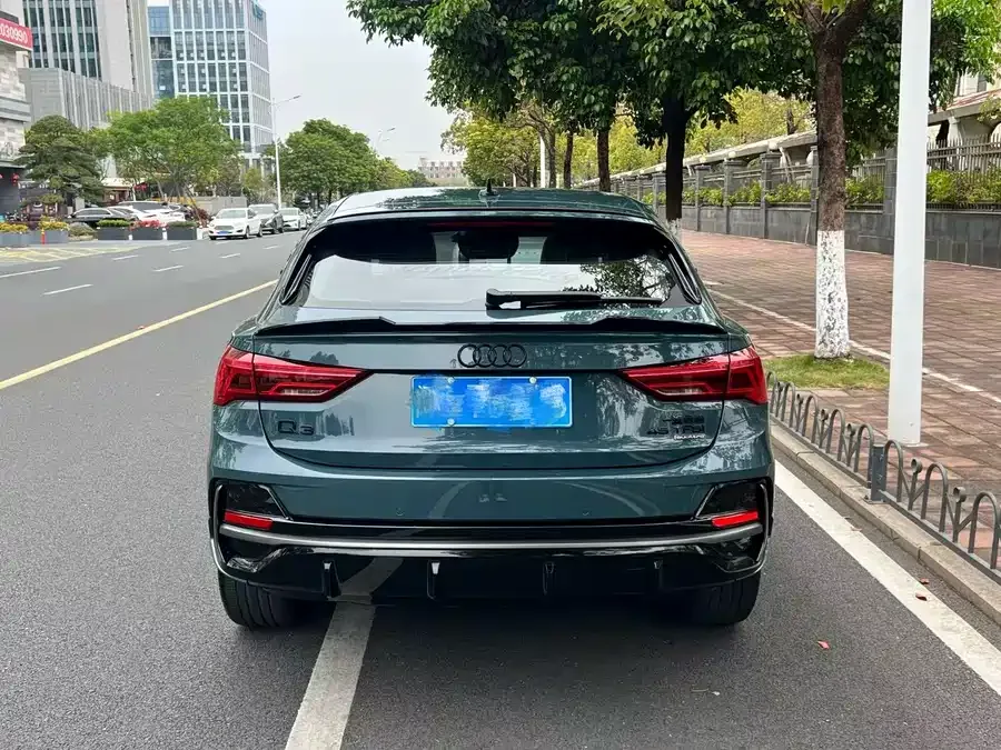 Audi Q3 SPORTBACK 2023 45 TFSI quattro Ice and Snow Sports Edition 2023 — миниатюра 4