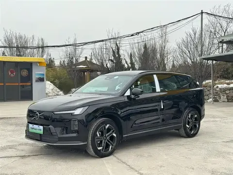 Volvo XC70 plug-in hybrid 2026 buy in Moscow