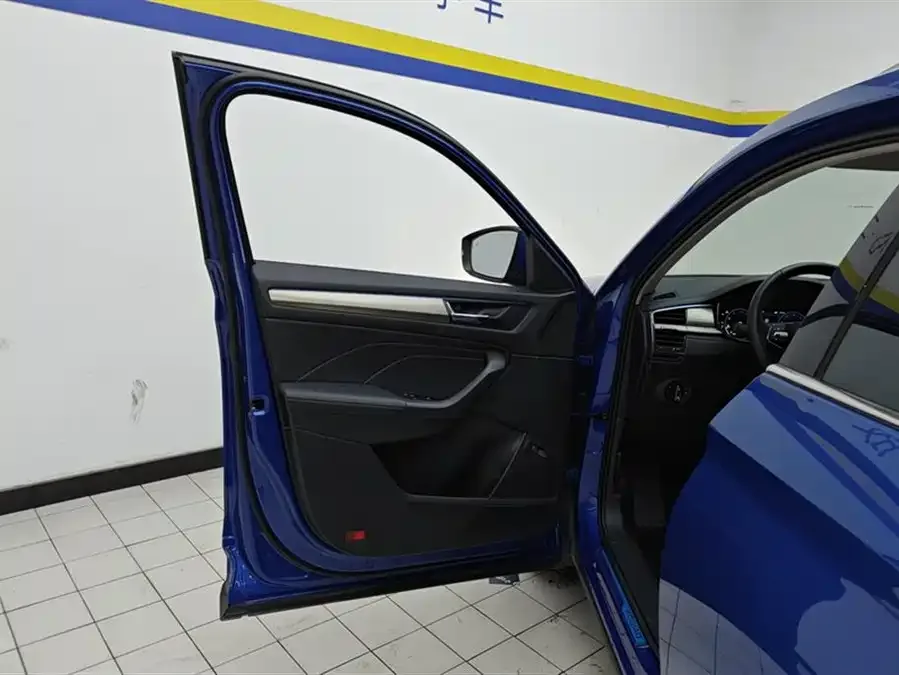 Skoda Kodiaq Kodiak 2022 TSI330 7-seat two-wheel drive luxury version 2022 — миниатюра 4