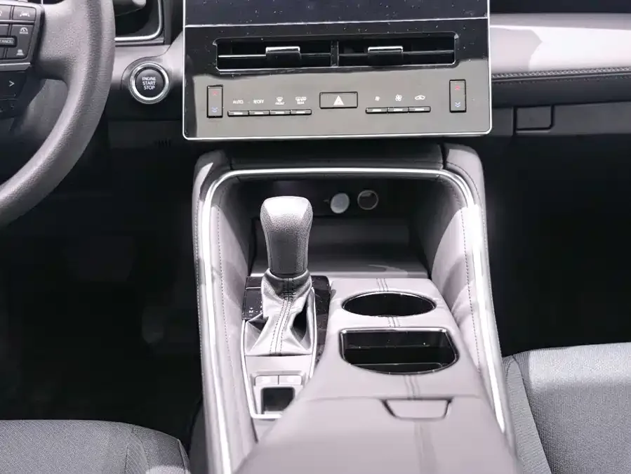 Toyota Avalon Avalon 2024 2.0L Progressive Edition 2024 — миниатюра 5