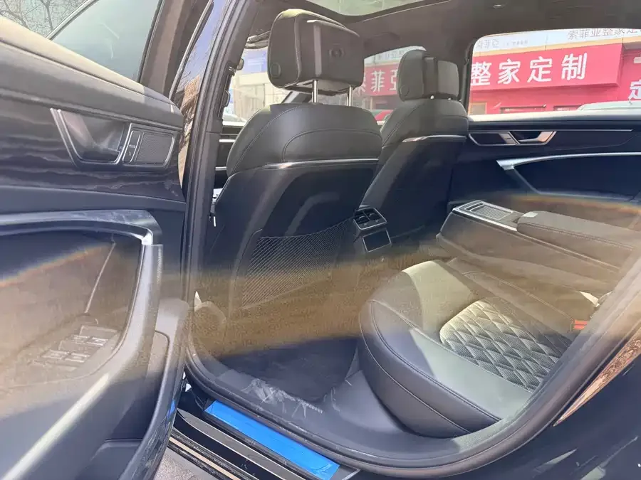 Audi A6L 2025 45 TFSI quattro Selected Dynamic Edition 2025 — миниатюра 2