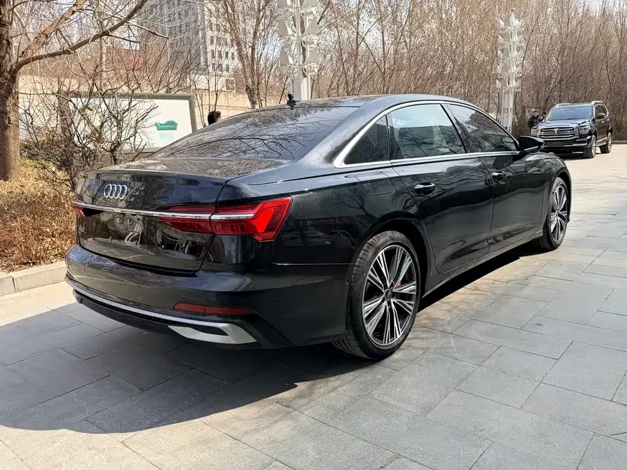 Audi A6L 2025 45 TFSI quattro Selected Dynamic Edition 2025 — миниатюра 3