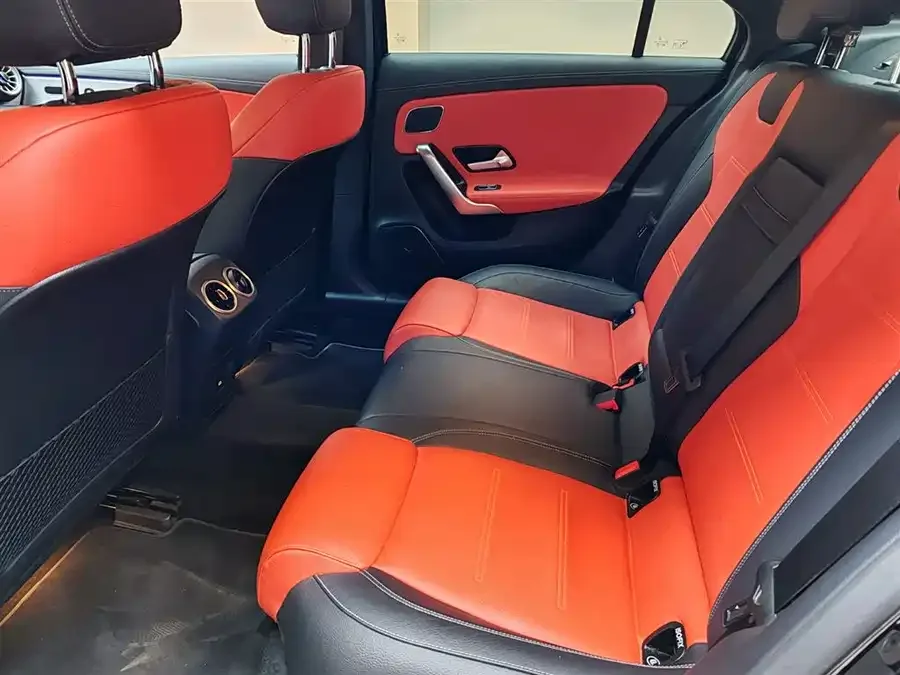 Mercedes-Benz A-Class AMG Mercedes-Benz A-Class AMG 2025 AMG A 35 L 4MATIC 2025 — миниатюра 5