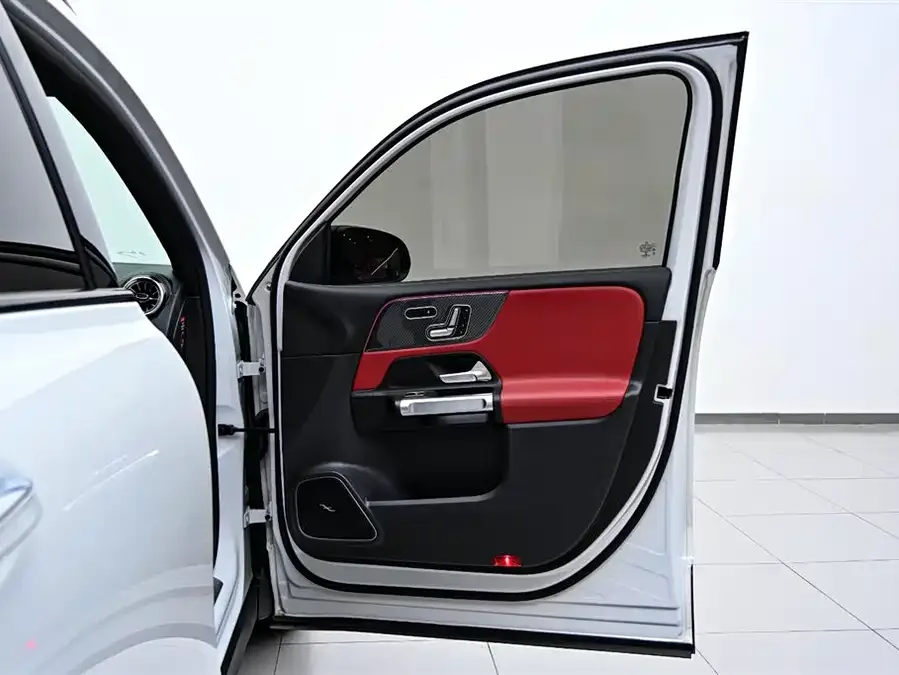 Mercedes-Benz GLB AMG Mercedes-Benz GLB AMG 2023 AMG GLB 35 4MATIC 2023 — миниатюра 5