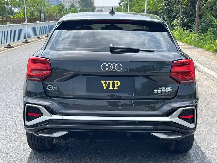 Audi Q2L 2022 35 TFSI aggressive and dynamic model 2022 — миниатюра 2