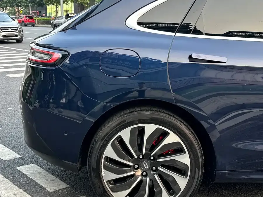 AITO M5 M5 2022 Extended Range 4WD Performance Edition 2022 — миниатюра 5