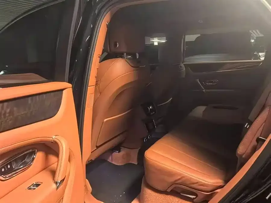 Bentley Bentayga plug-in hybrid Bentayga plug-in hybrid 2019 3.0T PHEV 2023 — миниатюра 4
