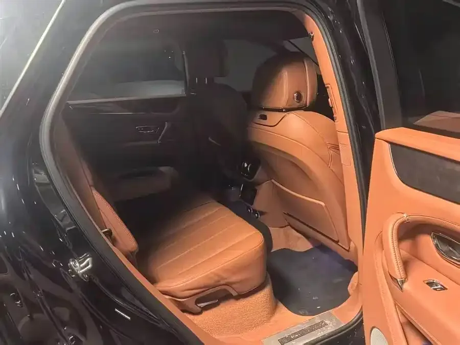 Bentley Bentayga plug-in hybrid Bentayga plug-in hybrid 2019 3.0T PHEV 2023 — миниатюра 5