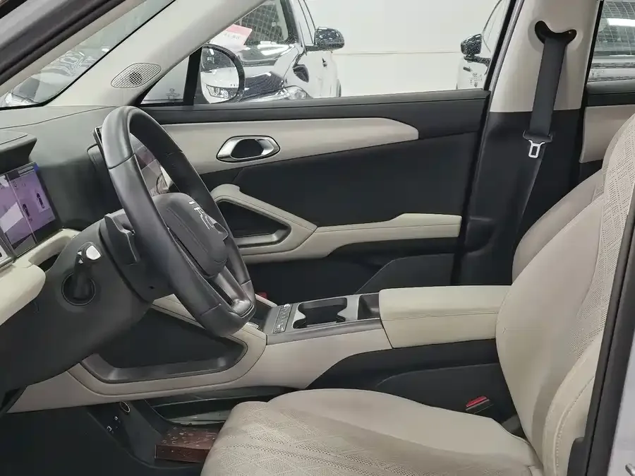 BYD Yuan UP Yuan UP 2025 Intelligent Driving Edition 401KM Leading Edition 2025 — миниатюра 2
