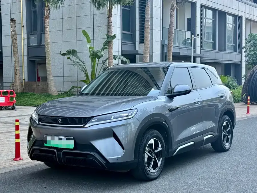 BYD Yuan UP Yuan UP 2024 401KM Leading Model 2024 — фото 1, купить с доставкой в Москву