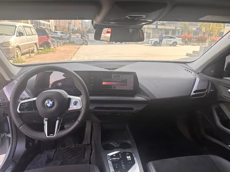 BMW 2 Series BMW 2 Series 2025 225L M Sport Night Edition 2025 — миниатюра 4