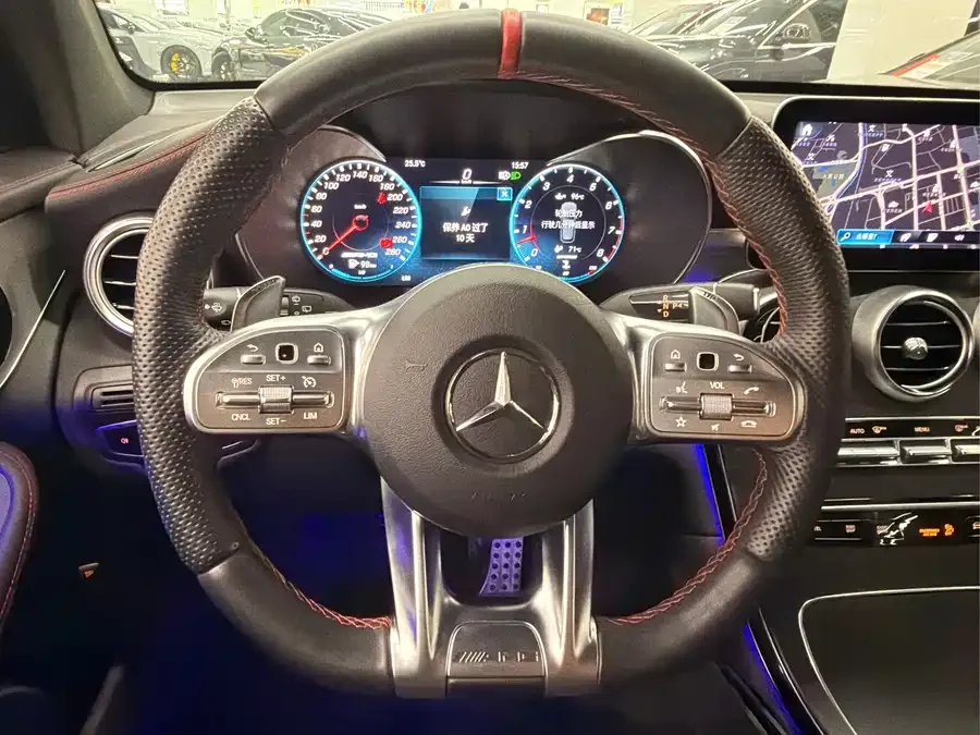Mercedes-Benz GLC Coupe AMG Mercedes-Benz GLC Coupe AMG 2022 AMG GLC 43 4MATIC Coupe SUV 2023 — миниатюра 3