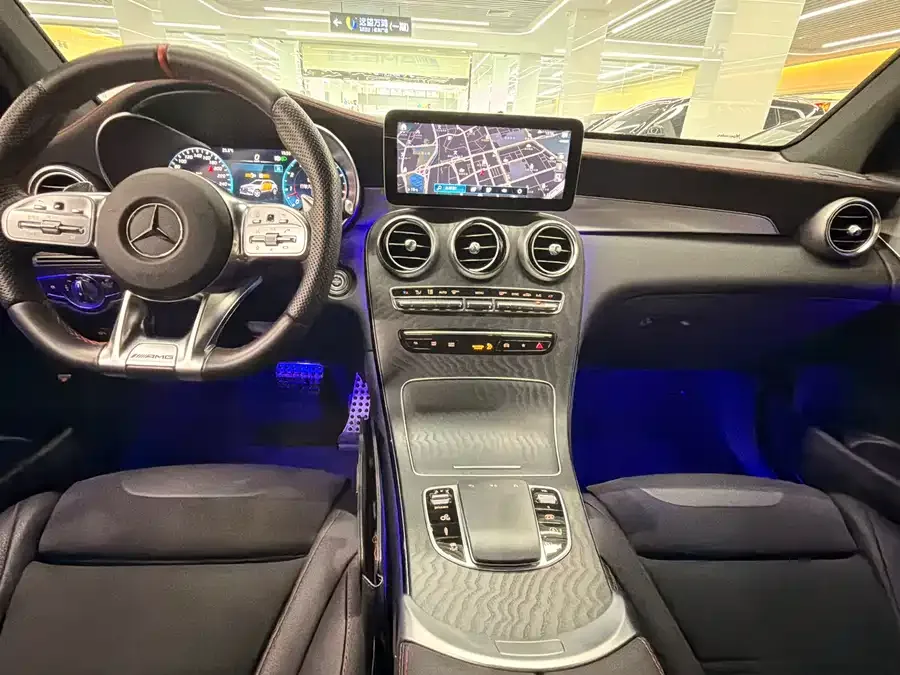 Mercedes-Benz GLC Coupe AMG Mercedes-Benz GLC Coupe AMG 2022 AMG GLC 43 4MATIC Coupe SUV 2023 — миниатюра 4